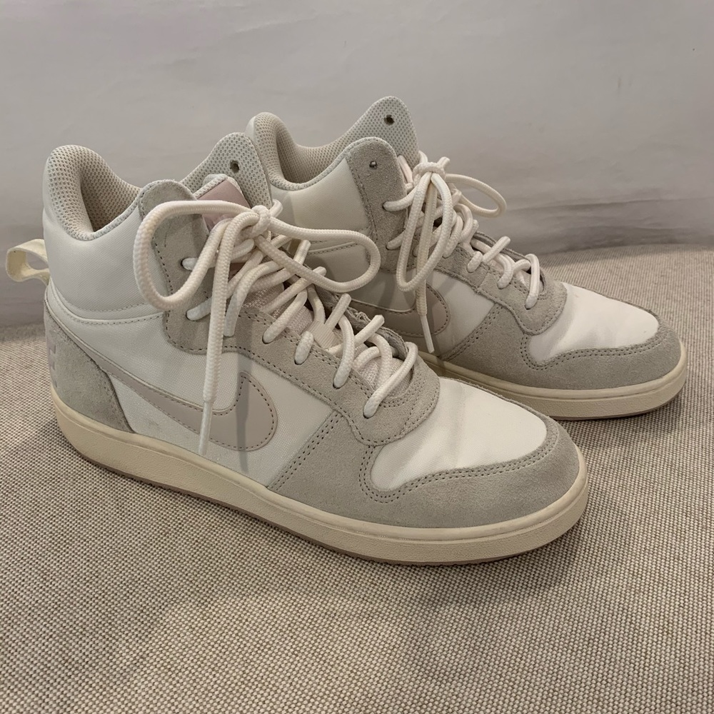Women’s Nike 844907-101 high tops
